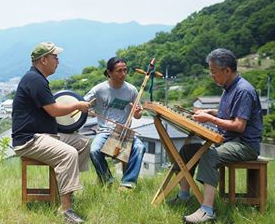 アースなあの人：馬頭琴奏者　岡林立哉さん（写真2）