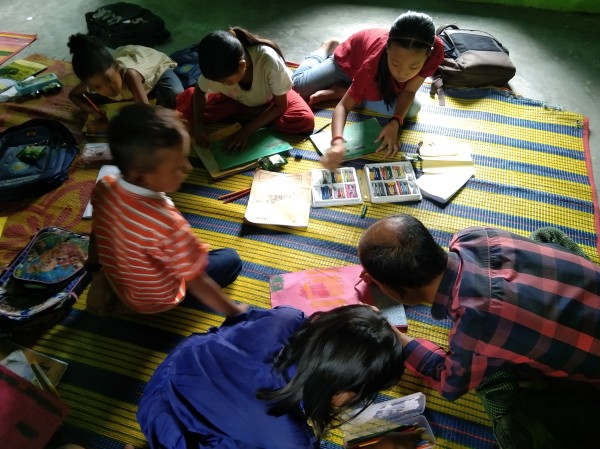 ラカイン族の子どもたち（写真1）
